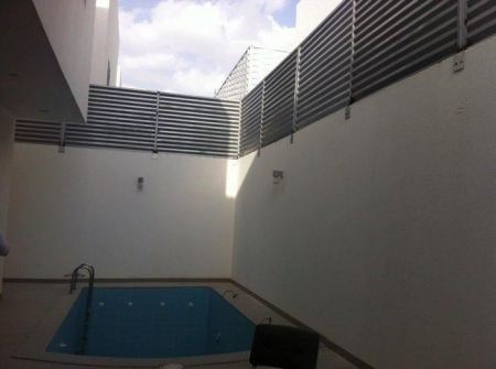 أفضل مؤسسة سواتر بالرياض | تركيب سواتر منازل وأحواش بأسعار تنافسية 2026